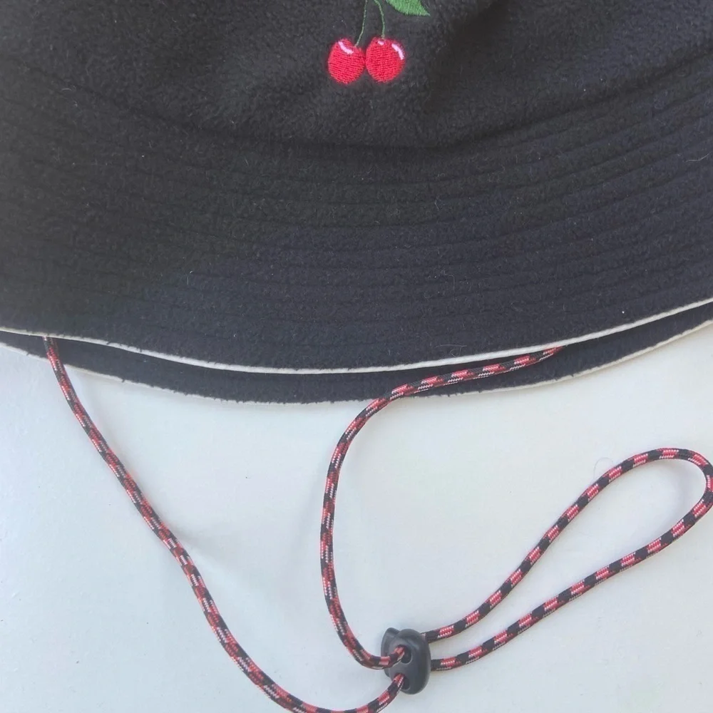 Urban Outfitters Women's Fleece Bucket Hat Black Cherry